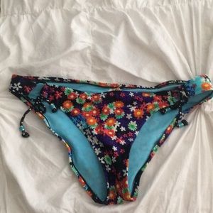 FLORAL BIKINI BOTTOMS